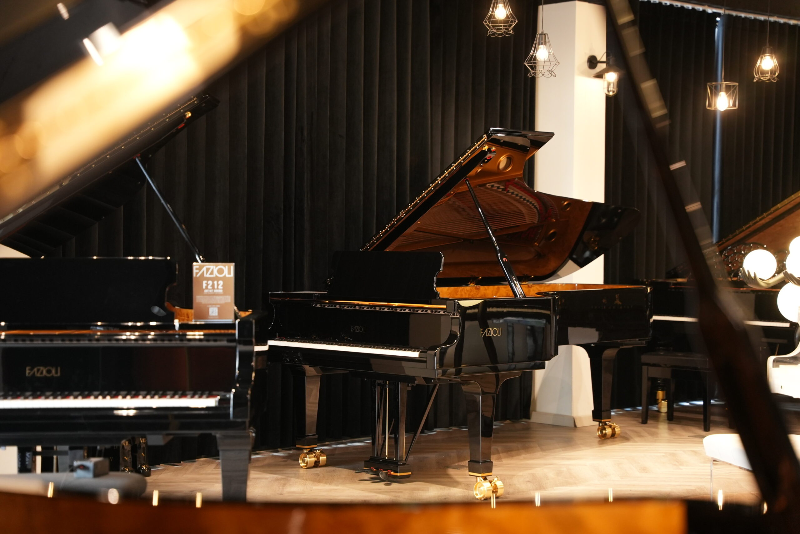 Fazioli Concert Grand tại Showroom Impressivo