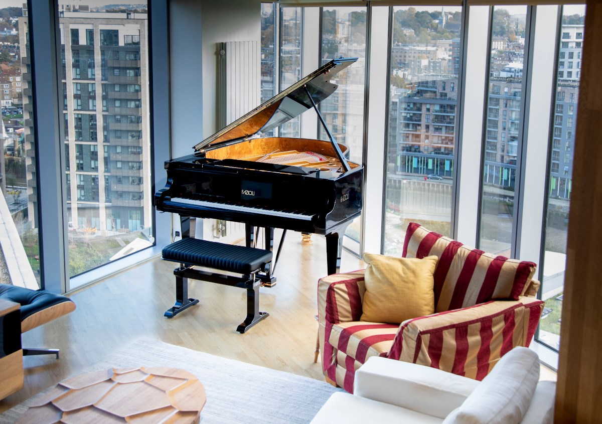 piano Fazioli F183 penhouse